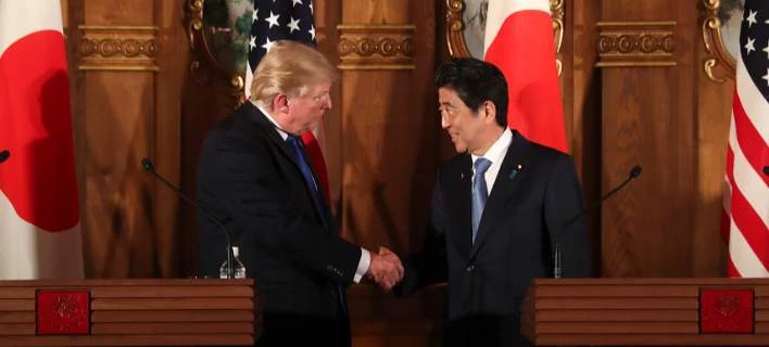 Συνάντηση Αμπε – Τραμπ τον Απρίλιο στη Φλόριντα